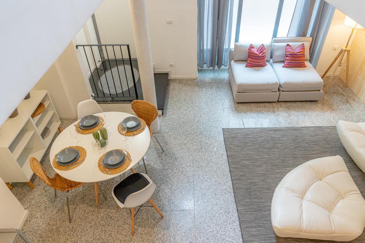 Moderno Loft A Due Passi Dal Lago Apartment Torno Exterior photo
